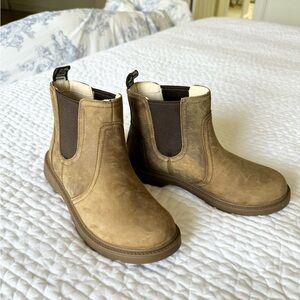 NWT Ugg Children’s Bolden Waterproof Boot